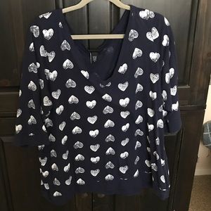 Navy 3/4 sleeve top with white hearts